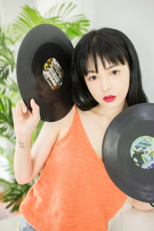 直男军警们的啦啦啦